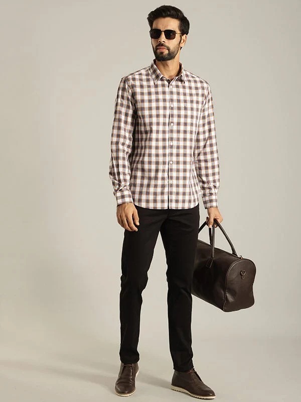 Indian Terrain Men's Slim Fit Solid Black Trousers